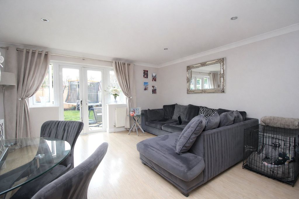 Property photo 2 of 12 Picture No. 19