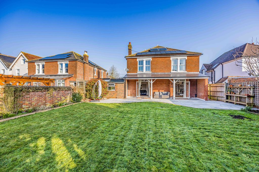 Property photo 2 of 28 Photo 27