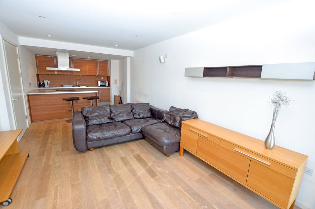 Property photo 2 of 14 Picture No. 32