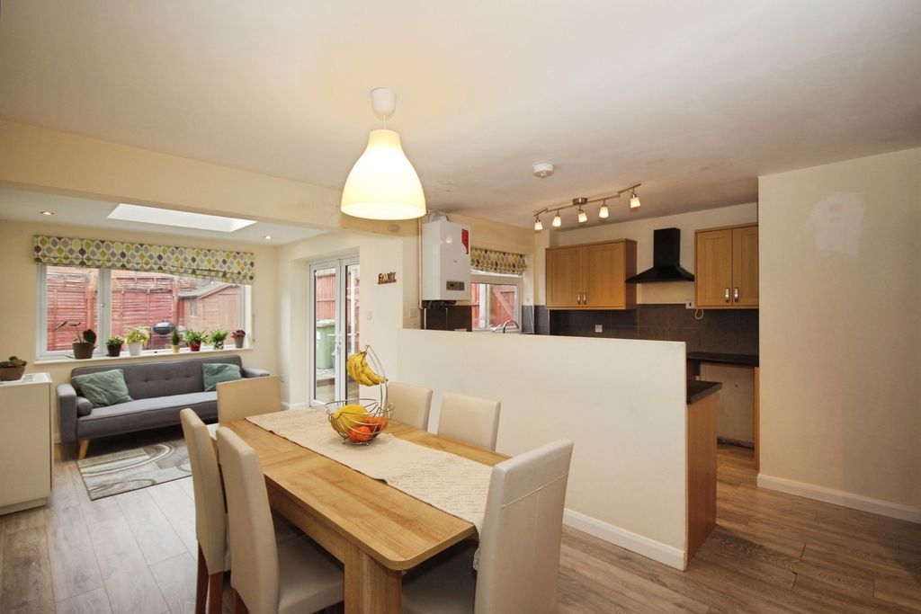 Property photo 2 of 20 Pbox-Img.Jpg