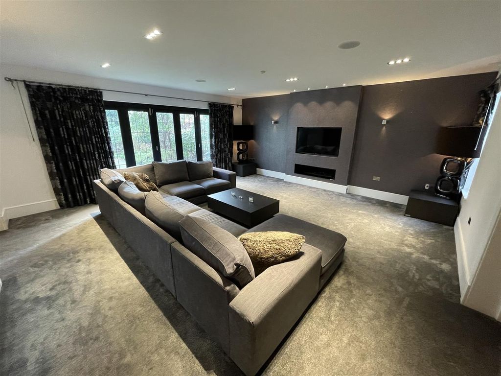 Property photo 3 of 33