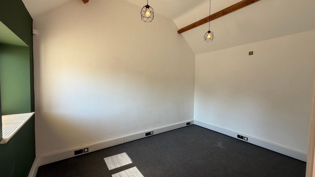 Property photo 2 of 10 Photo 1