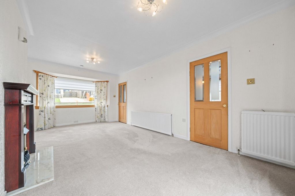 Property photo 2 of 25