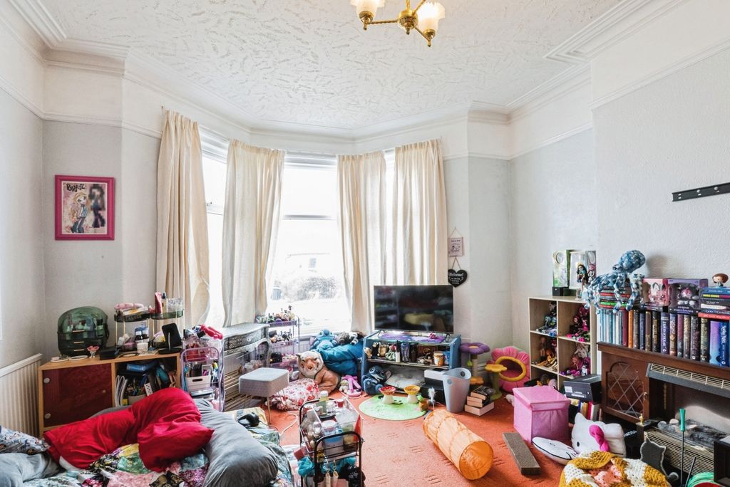 Property photo 2 of 26 Pbox-Img.Jpg