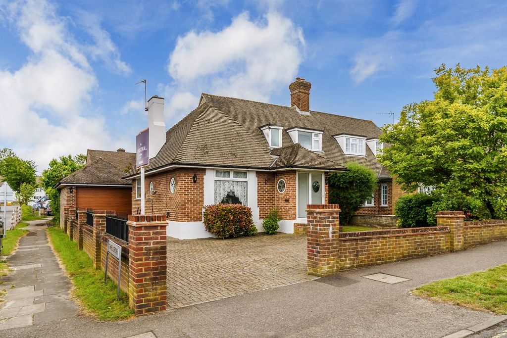 Property photo 1 of 14 Merland Rise