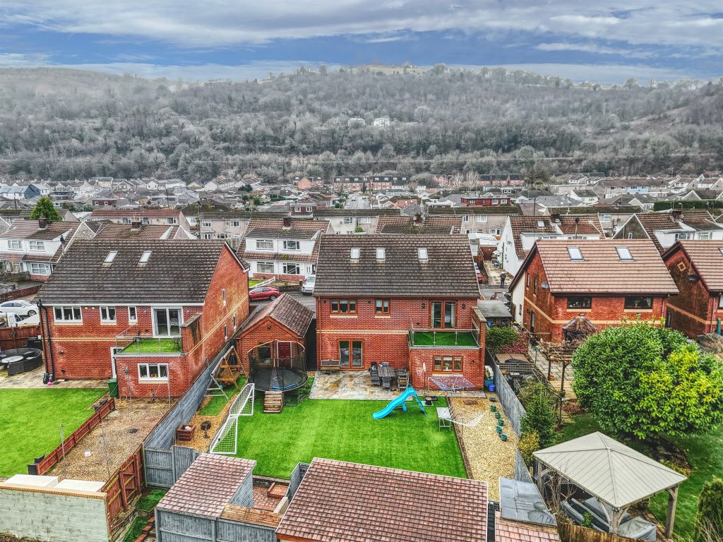 Property photo 2 of 37