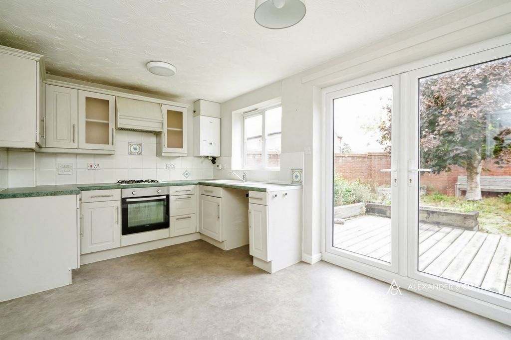 Property photo 3 of 12 Pbox-Img.Jpg