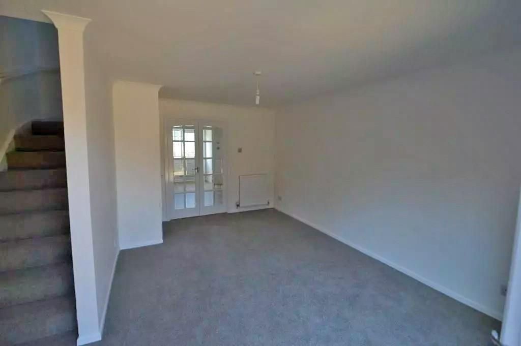 Property photo 3 of 9 Living/Dining