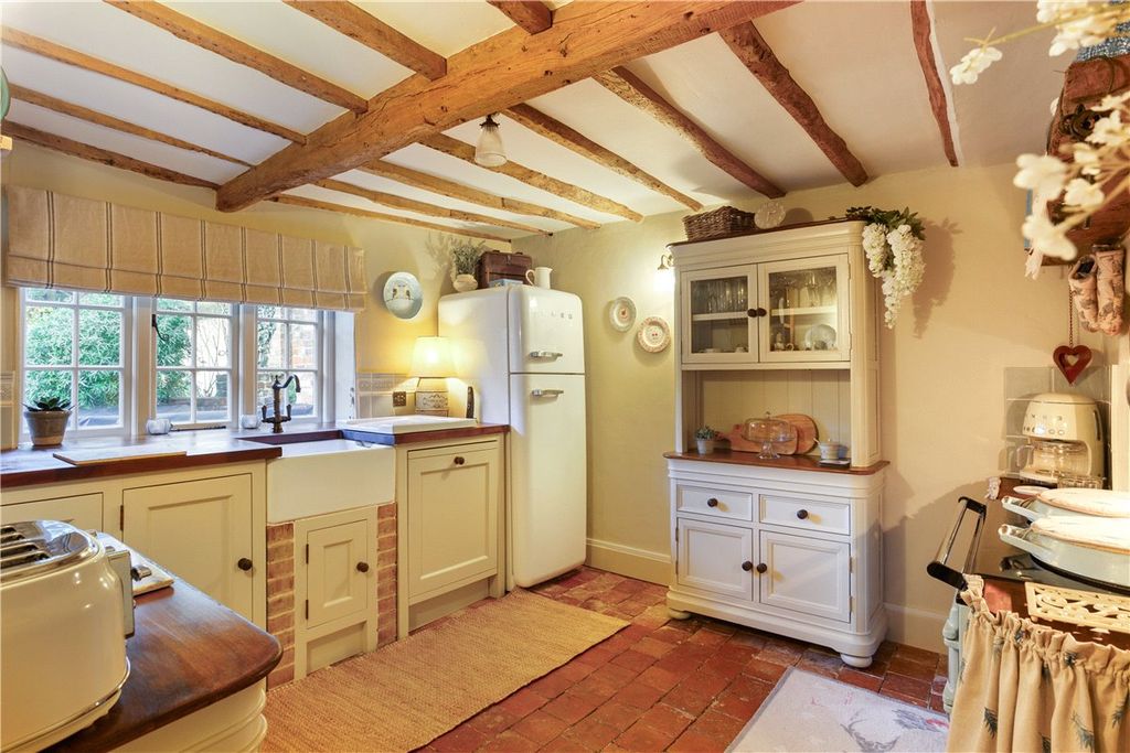 Property photo 2 of 16 Kitchen