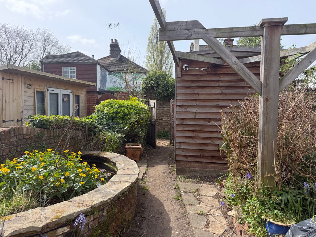 Property photo 2 of 36