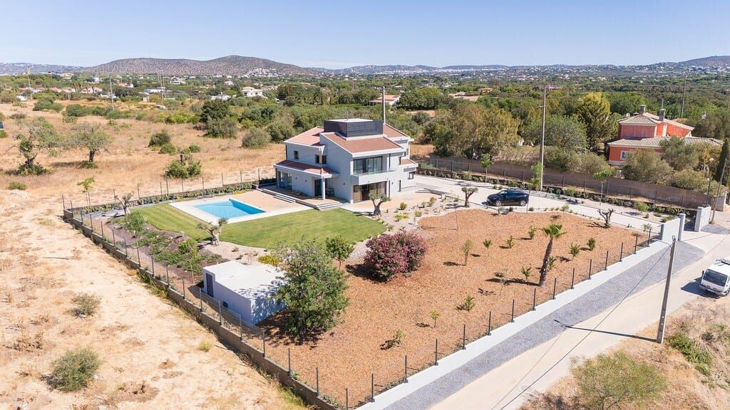Property photo 3 of 23 Algarve Villa Ptqua372 3