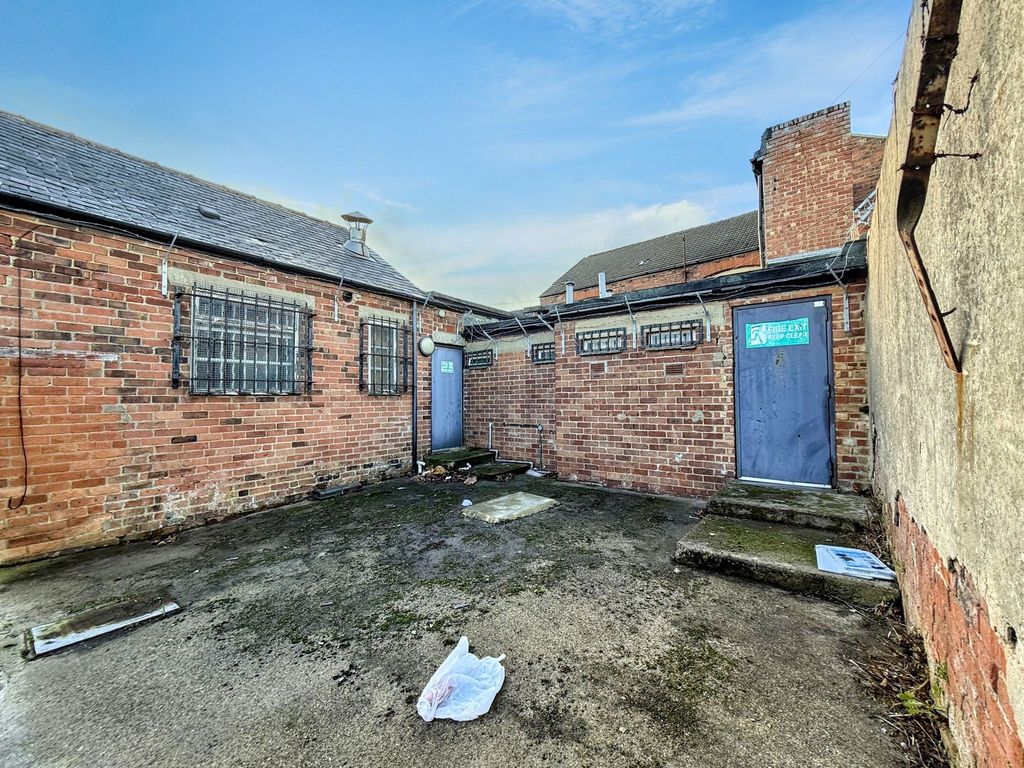 Property photo 2 of 30