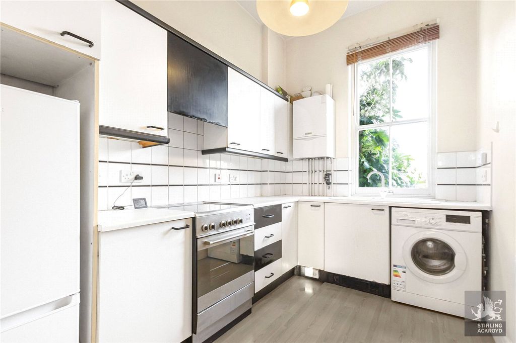 Property photo 3 of 15 Kitchen
