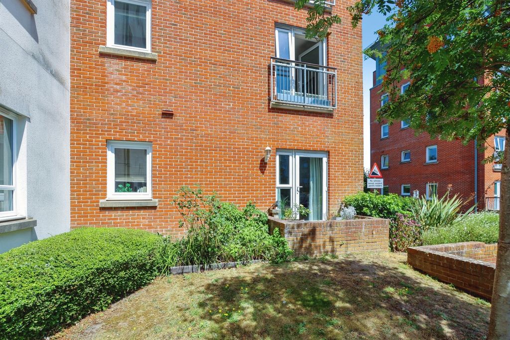 Property photo 1 of 18
