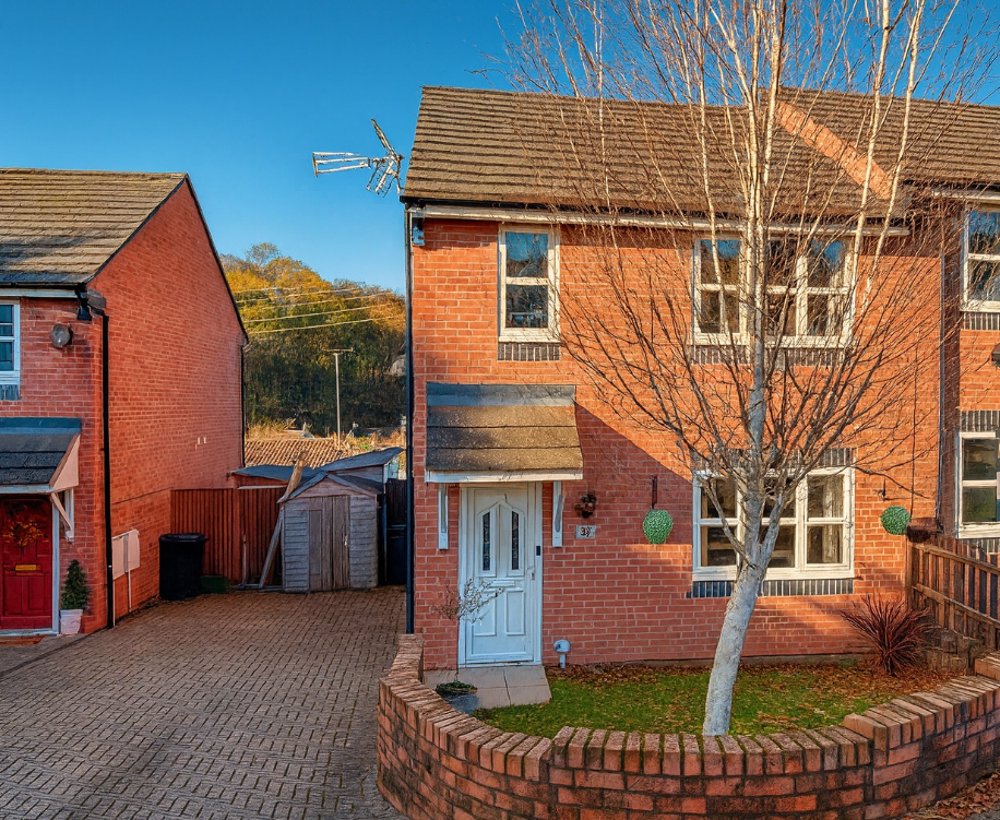 Property photo 1 of 11