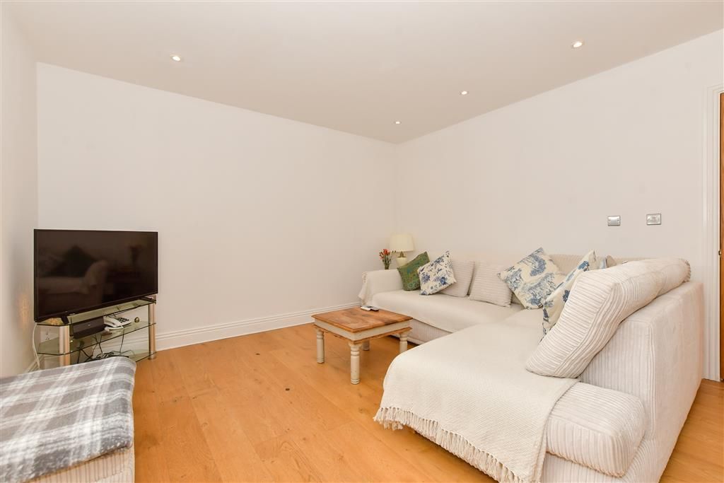 Property photo 1 of 12 Kitchen/Lounge/Diner