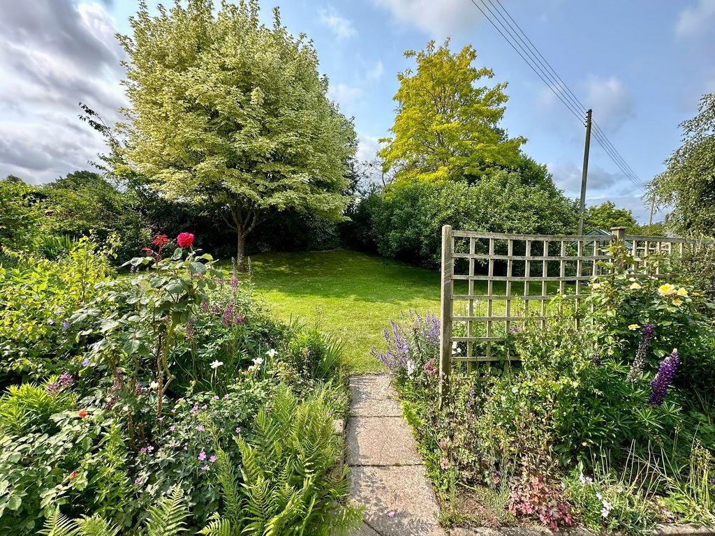 Property photo 3 of 27