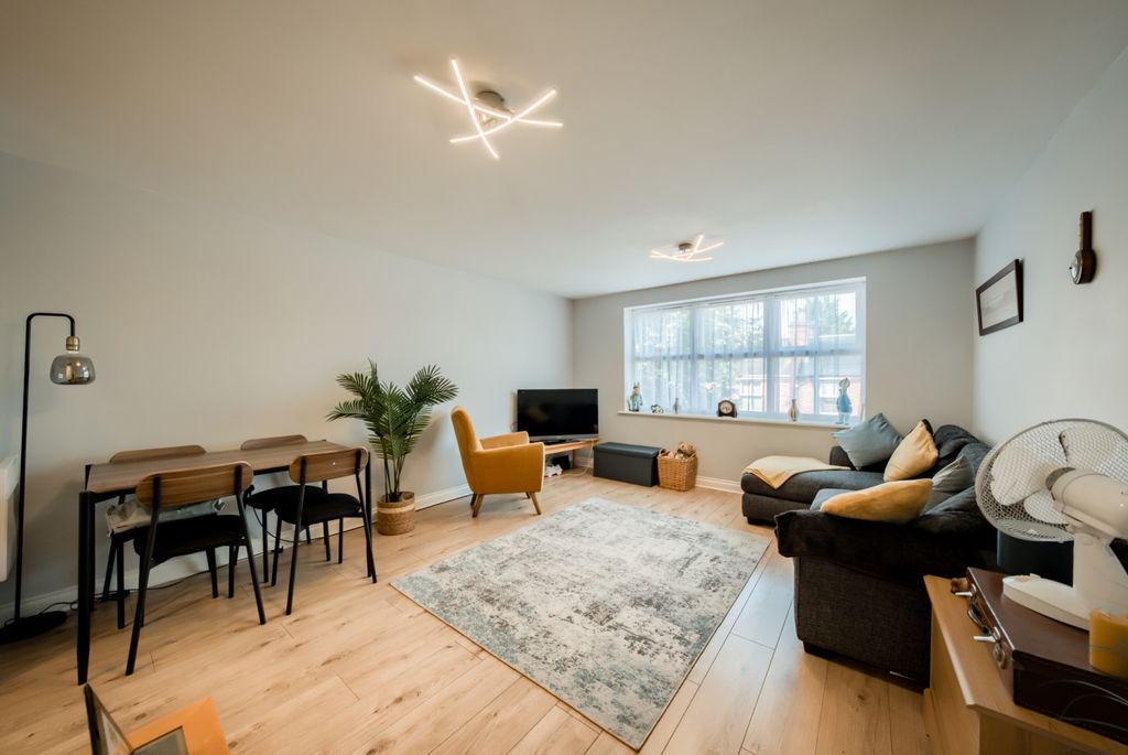 Property photo 2 of 11 Xt5A7352-Hdr(3)