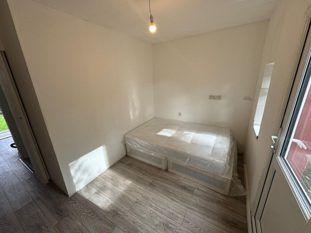 Property photo 1 of 3