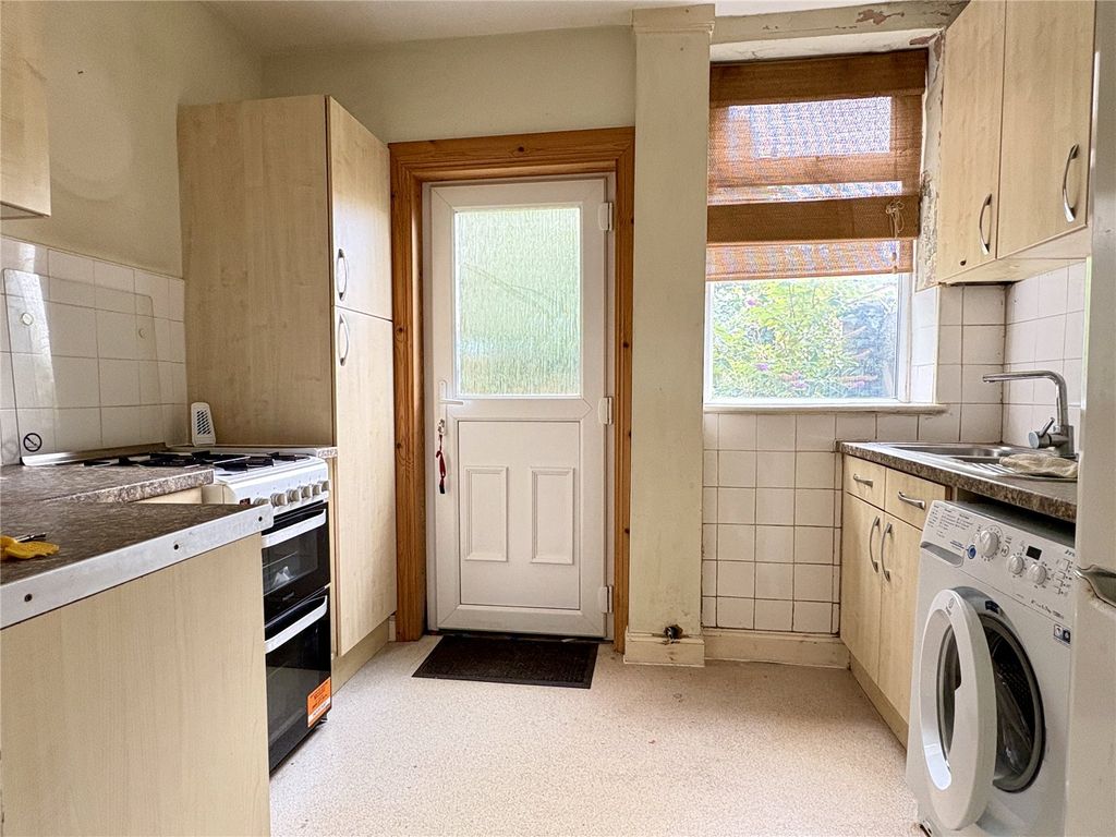 Property photo 3 of 12 Kitchen