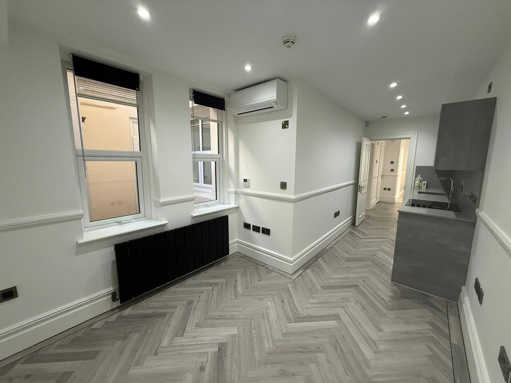 Property photo 3 of 14 Internal 2.Jpg