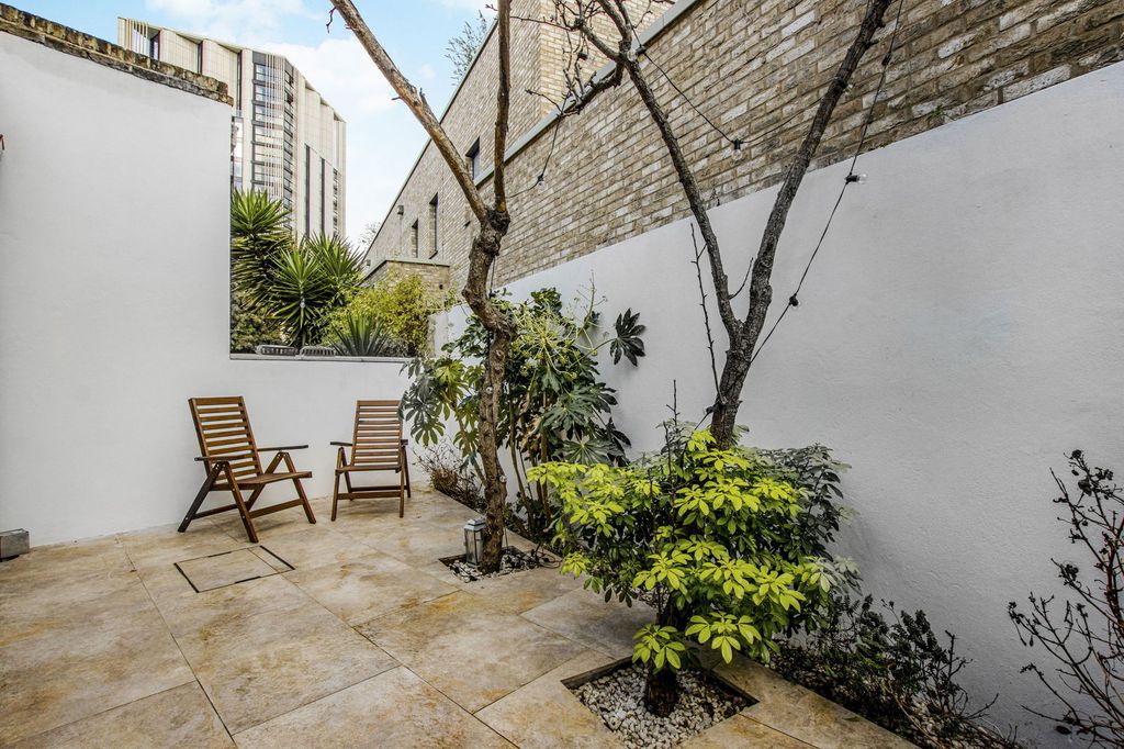 Property photo 3 of 24