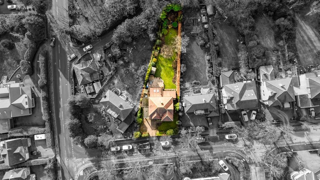 Property photo 2 of 36