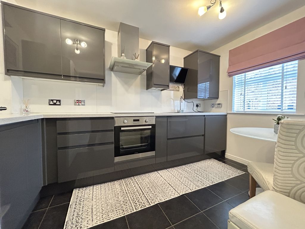 Property photo 3 of 17 Img_5354