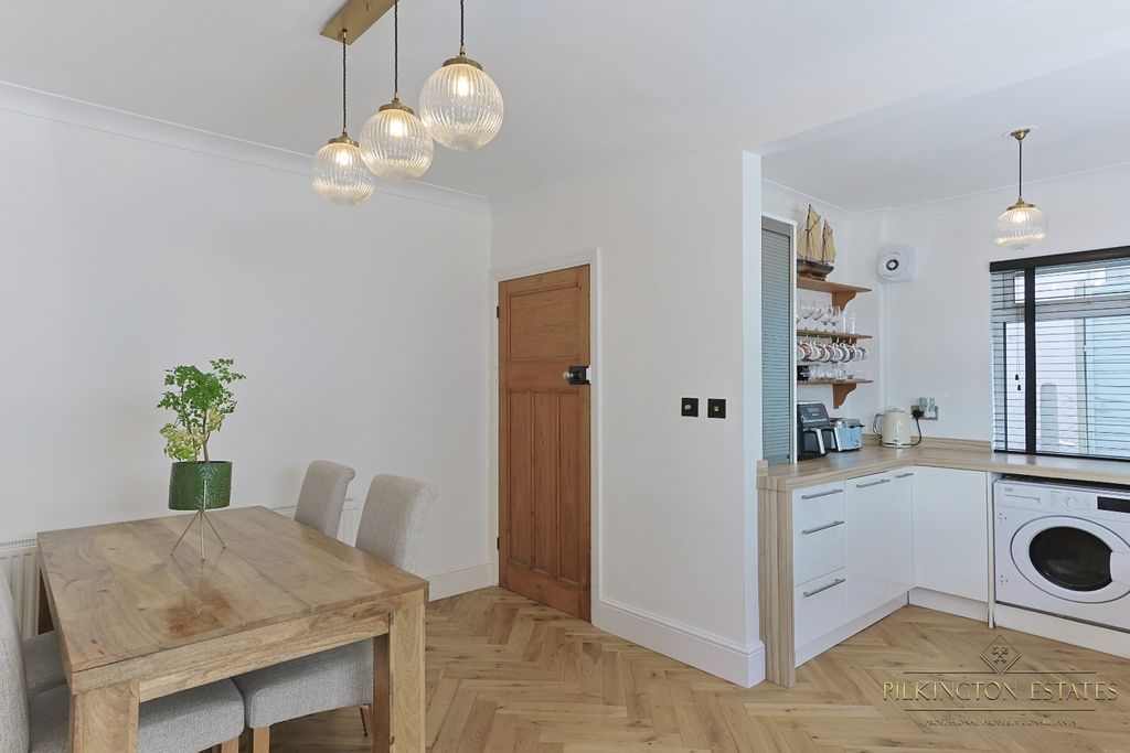 Property photo 3 of 18 4294415