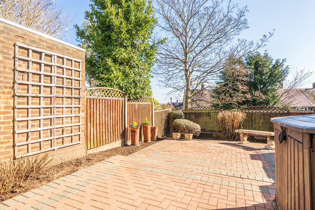 Property photo 2 of 11