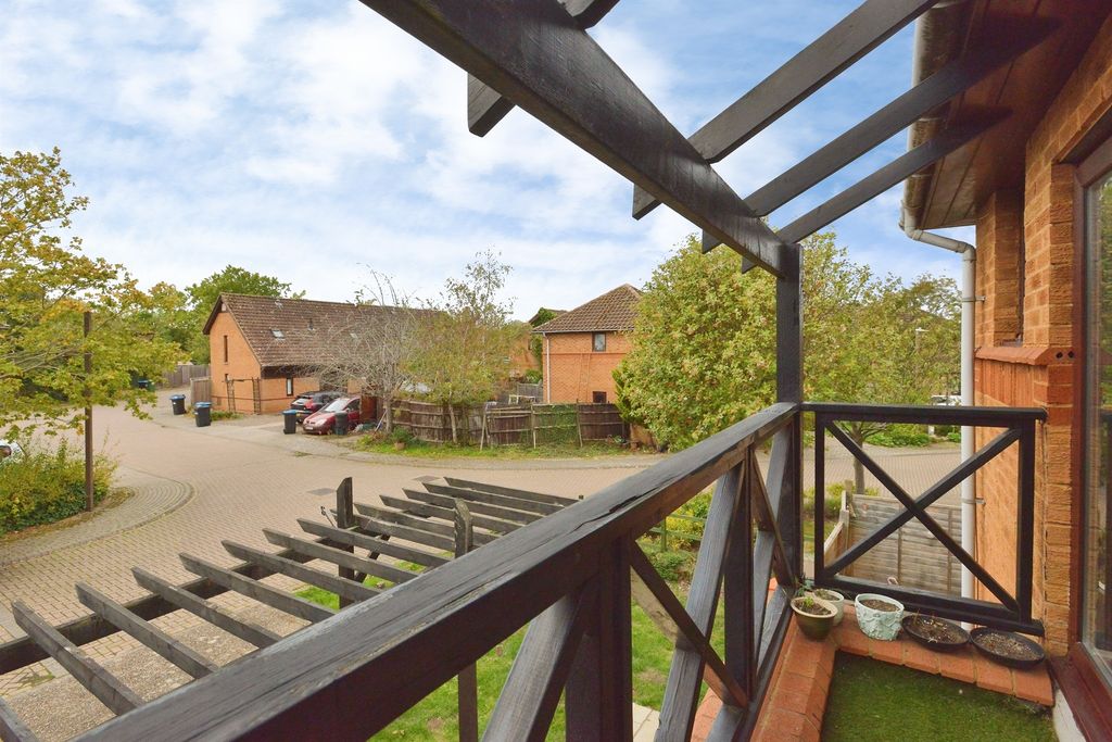 Property photo 2 of 12