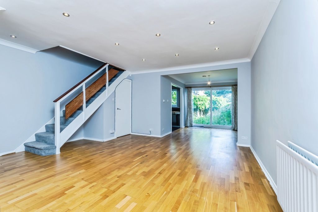 Property photo 3 of 17 Photo