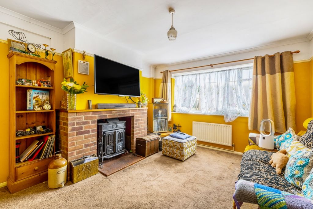 Property photo 2 of 24 8 Rural Avenue (West Pinchbeck)-17