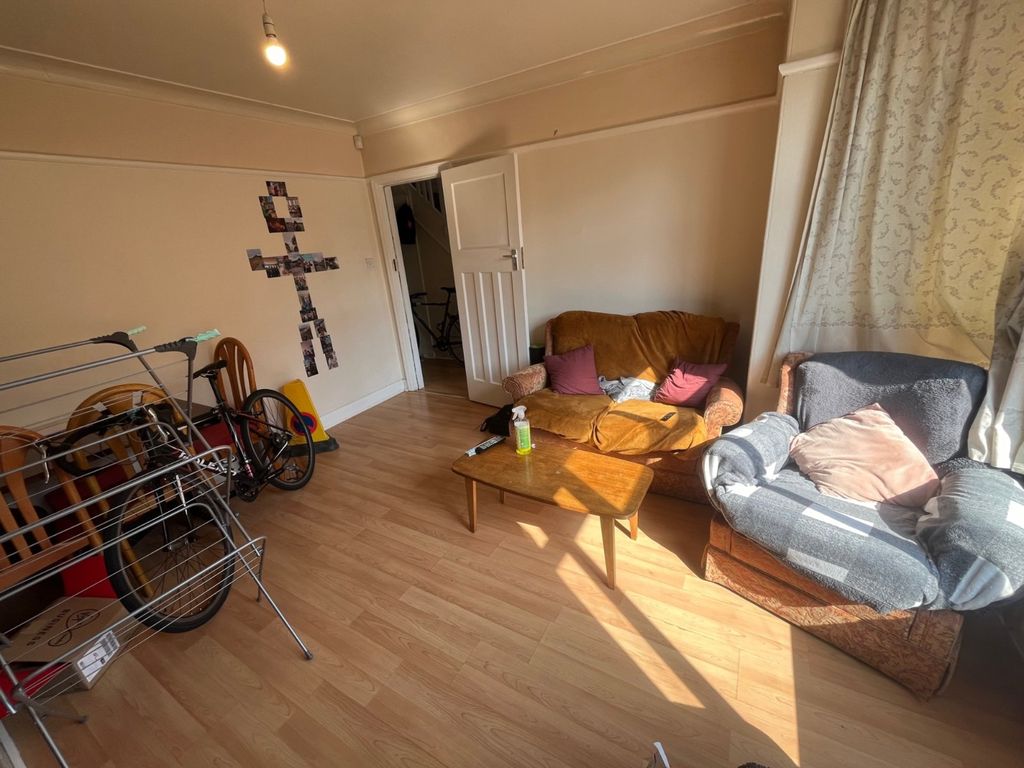 Property photo 3 of 13 Picture No. 15