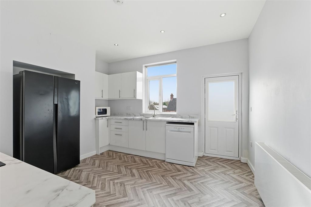 Property photo 3 of 15 P1166595-Edit.Jpg