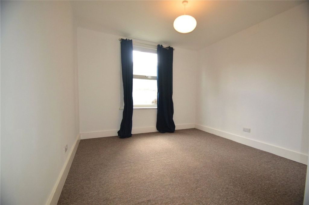 Property photo 3 of 7 Picture No. 05