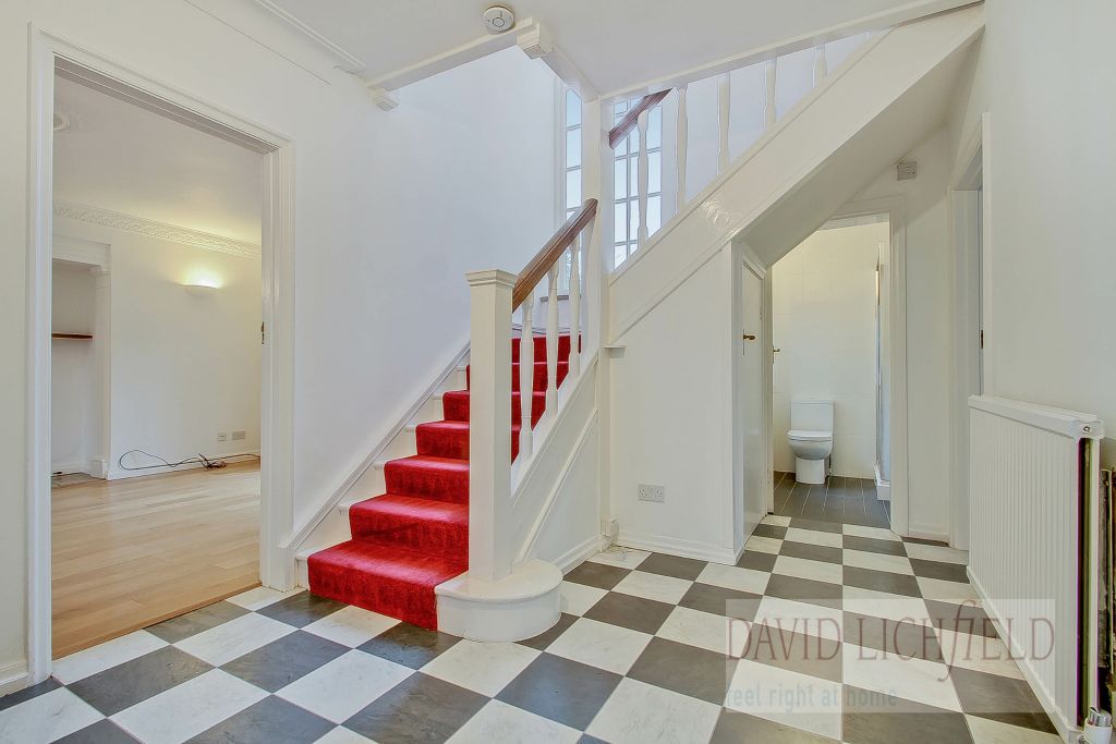 Property photo 2 of 18 Entrance