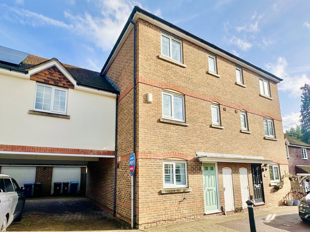 Property photo 1 of 27 Picture No. 32