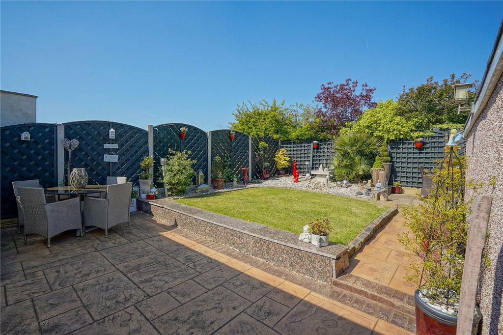 Property photo 3 of 15 Picture No. 12