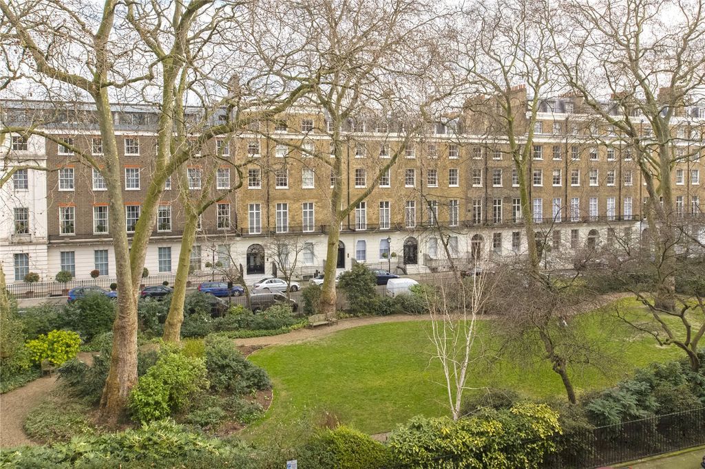 Property photo 3 of 11 Exterior