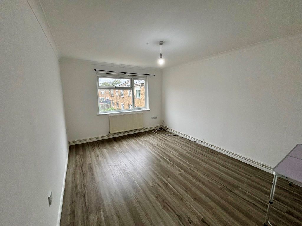 Property photo 3 of 5 Living Room