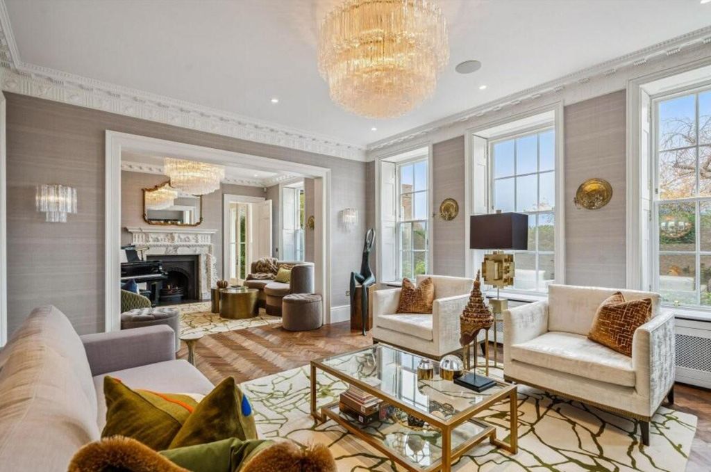 Property photo 2 of 14 Living Room