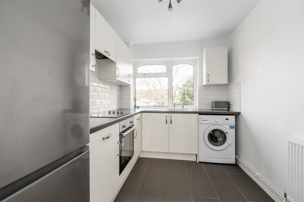 Property photo 3 of 8 17 Greenland Rise_3.Jpg