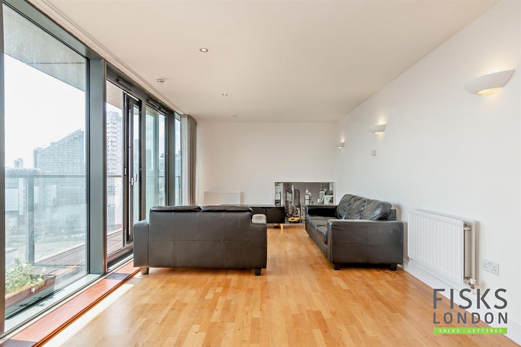 Property photo 3 of 15 8595634-Interior18-800.Jpg