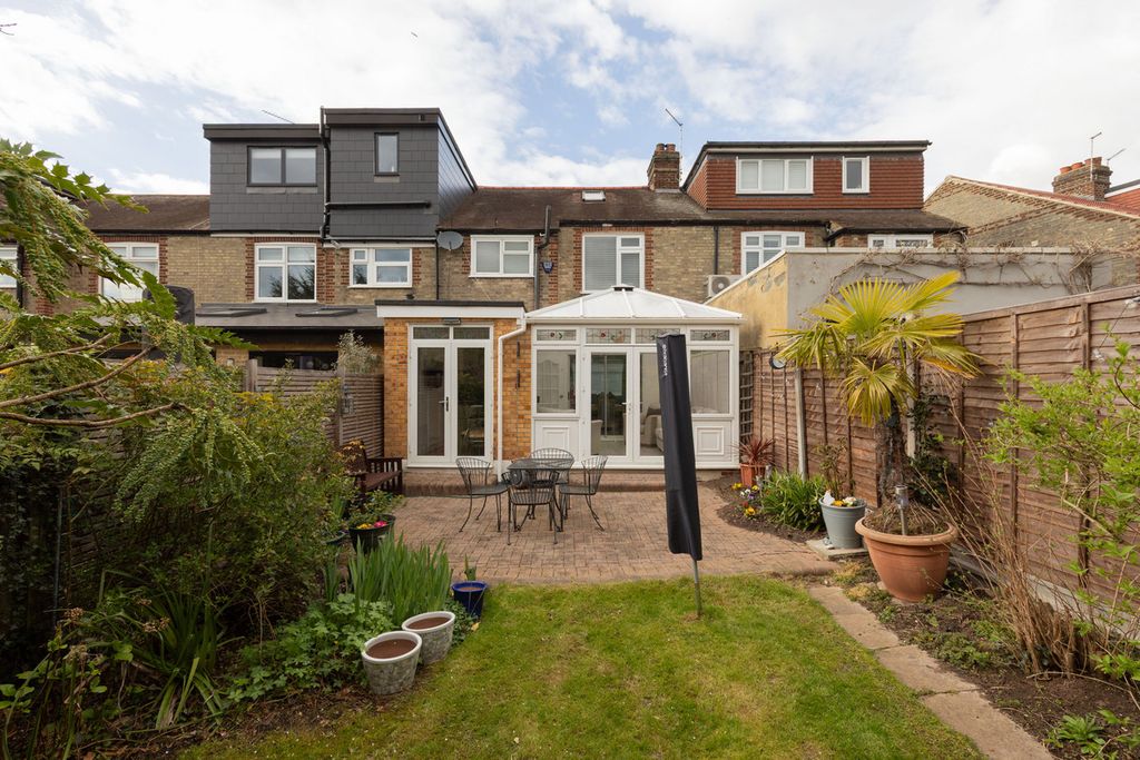 Property photo 3 of 22