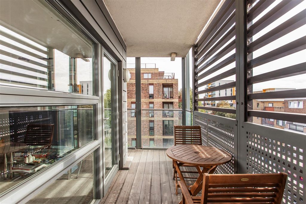 Property photo 1 of 14 Balcony