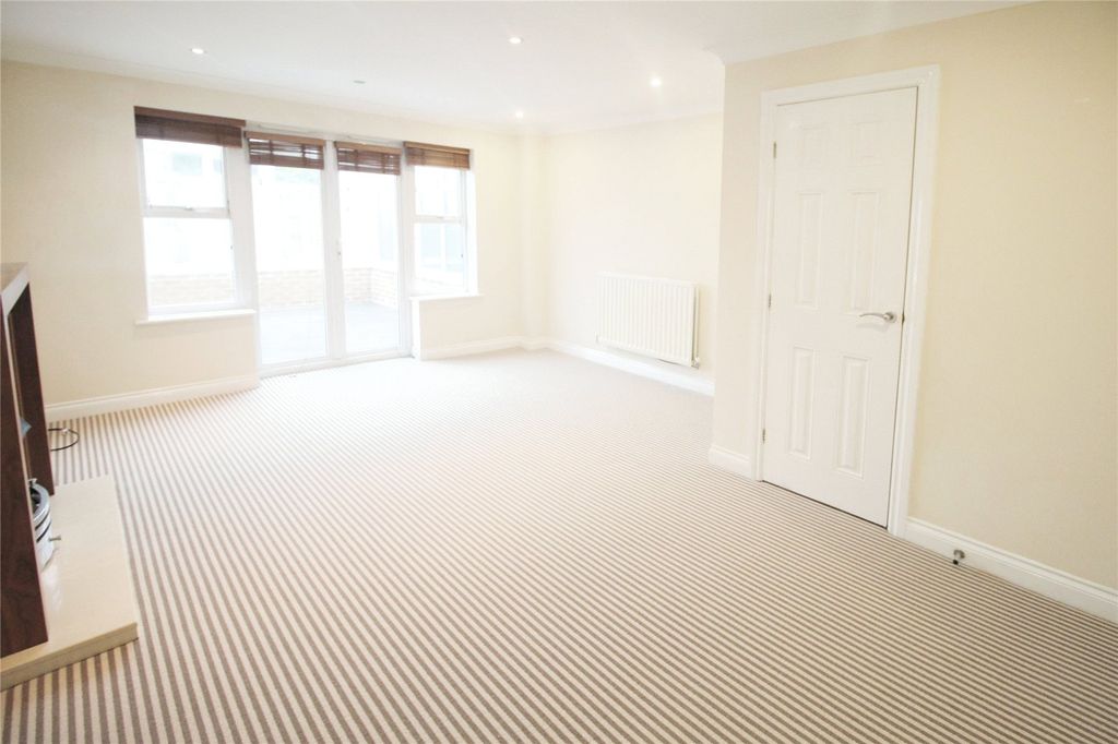 Property photo 2 of 14 Picture No. 28