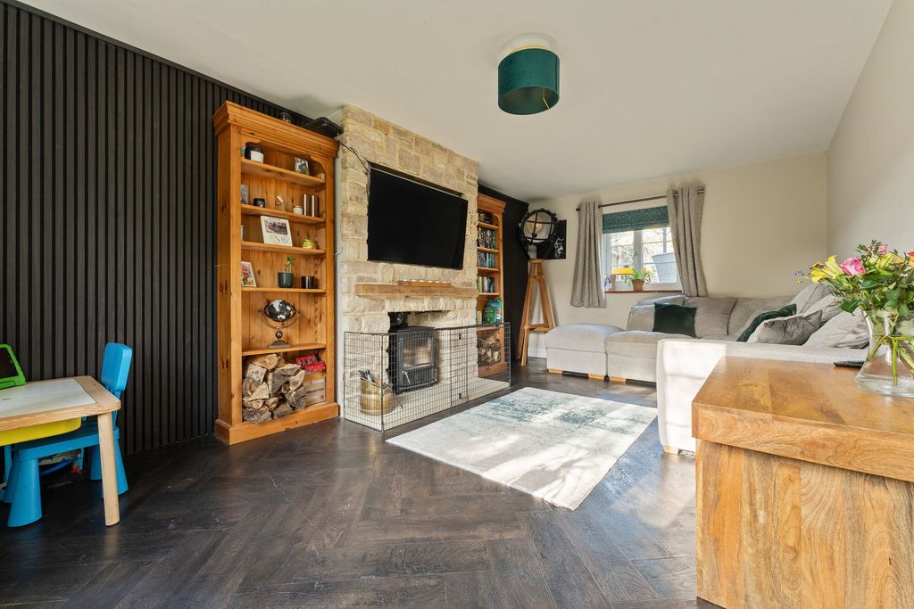 Property photo 3 of 24