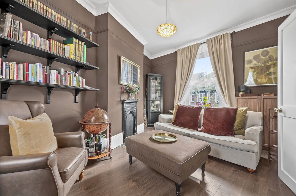 Property photo 3 of 10