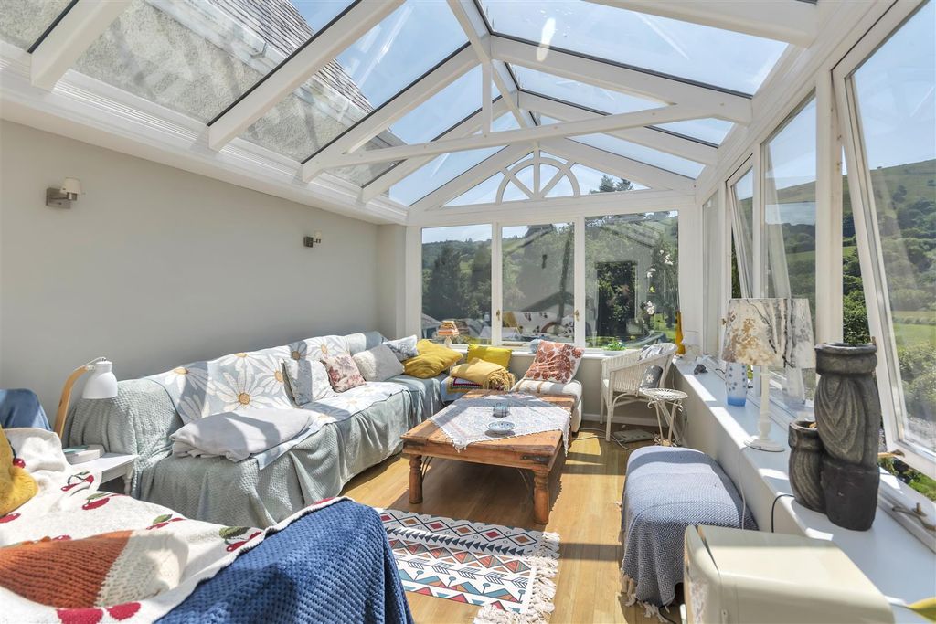 Property photo 2 of 38 First Floor Conservatory